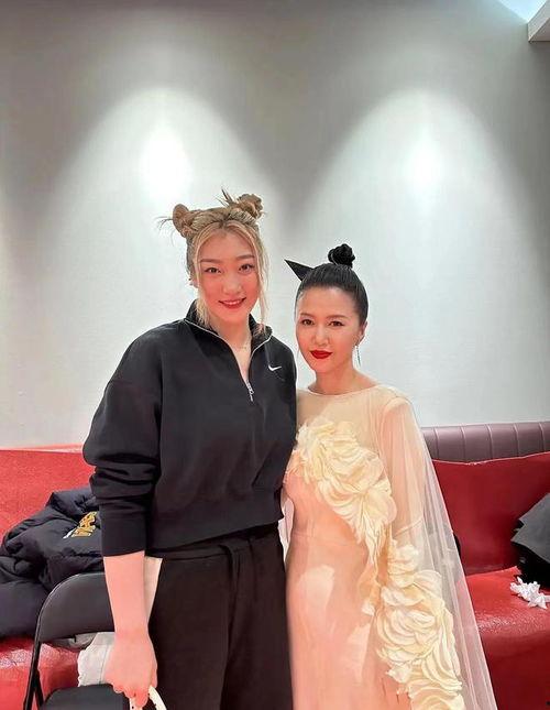 篮球明星头像赵丽颖,跨界女神的篮球魅力