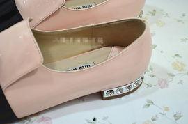 明星miumiu女鞋,miumiu女鞋时尚解析